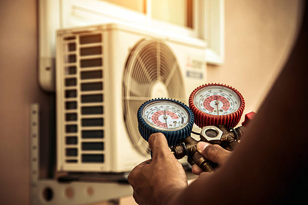 Professional Ac Installation technician working in Fort Valley, VA